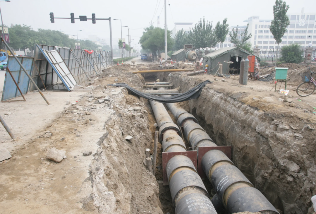 南水北调工程为何不采用地下管道？专家深度解析背后的决策逻辑